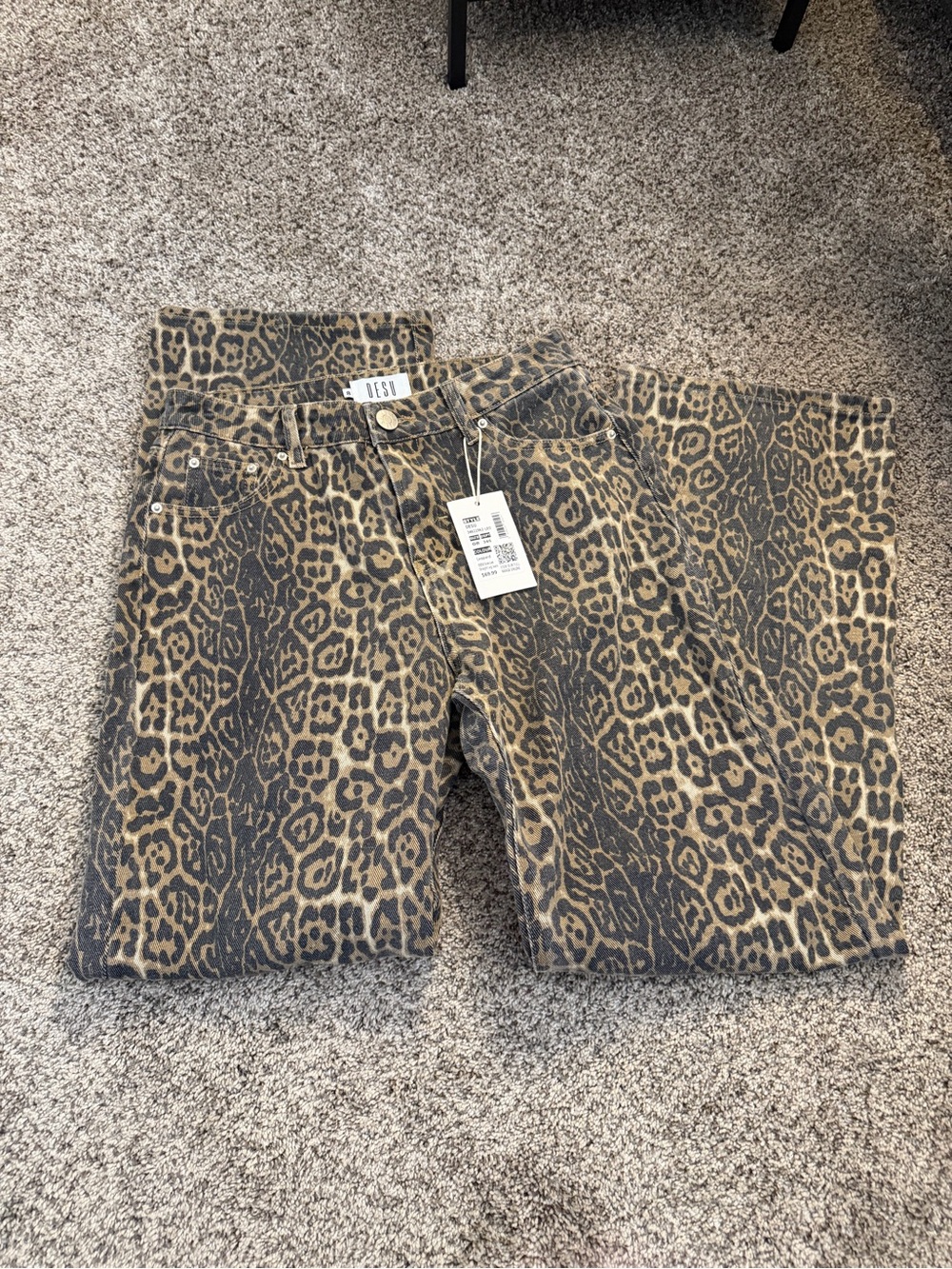 Women's Straight Leg Jeans in Leopard Print - Brown